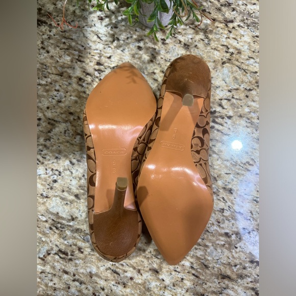 COACH Luca Brown Tan Leather Pointed Toe Pumps 9B - Picture 10 of 10